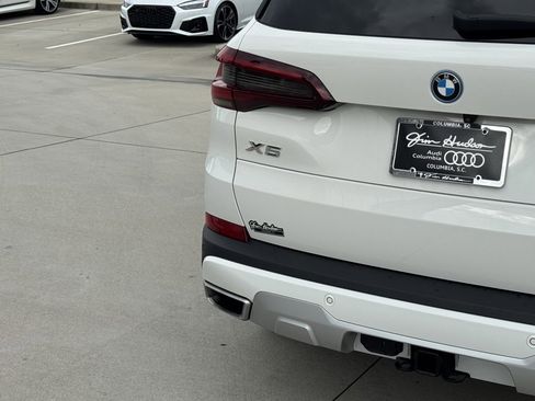 Used 2022 BMW X5 xDrive45e w/ Climate Comfort Package image 15