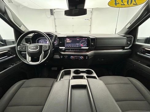 Used 2024 GMC Sierra 2500 SLE w/ SLE Convenience Package image 2