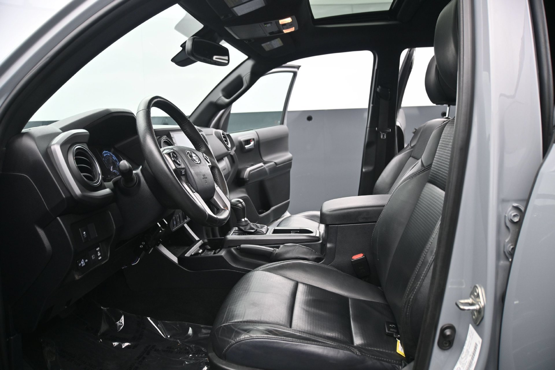 Used 2020 Toyota Tacoma TRD Sport AWD/4WD image 19