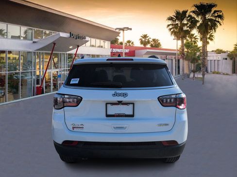 Certified 2024 Jeep Compass Latitude image 4