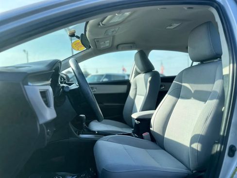 Used 2016 Toyota Corolla LE FWD image 13