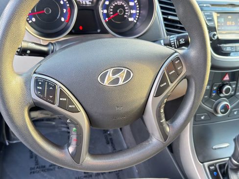 Used 2014 Hyundai Elantra SE w/ Option Group 02 image 19