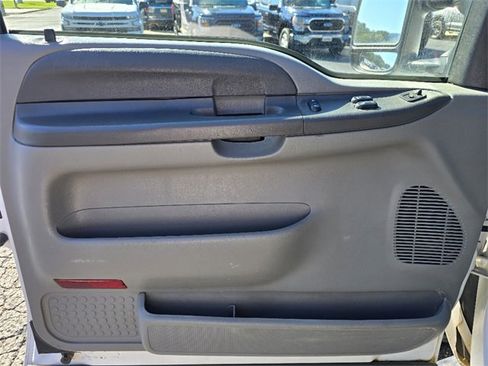 Used 2003 Ford F250 XLT image 7