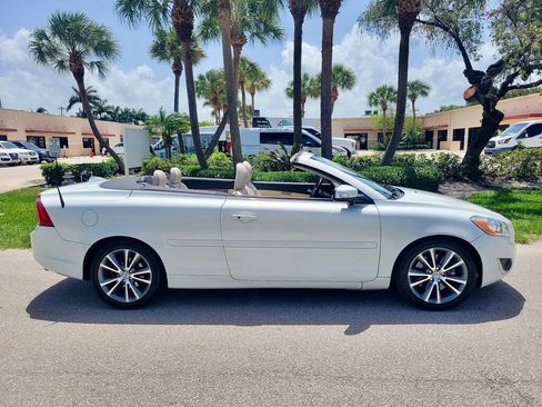 Used 2013 Volvo C70 T5 FWD image 12