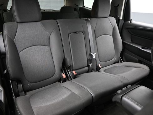 Used 2017 Chevrolet Traverse LT image 36