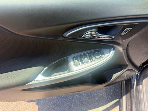 Used 2022 Chevrolet Malibu LS FWD image 10