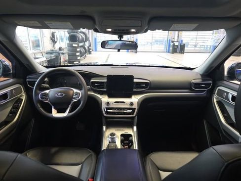 Used 2023 Ford Explorer XLT w/ Equipment Group 202A image 25