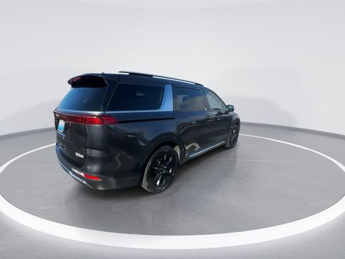 Used 2024 Kia Carnival SX image 8