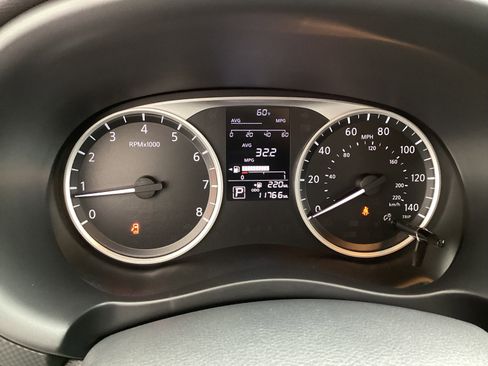 Used 2024 Nissan Kicks S image 11