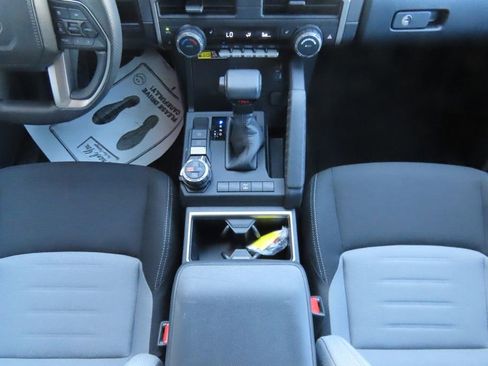 Used 2025 Toyota 4Runner TRD Off-Road image 15