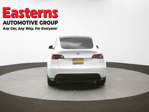 Used 2022 Tesla Model Y Long Range image 34