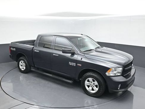 Used 2018 RAM 1500 Express AWD/4WD image 36