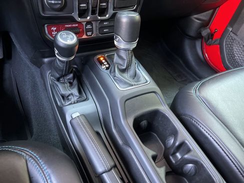 Used 2024 Jeep Wrangler Unlimited Rubicon 4xe AWD/4WD image 43