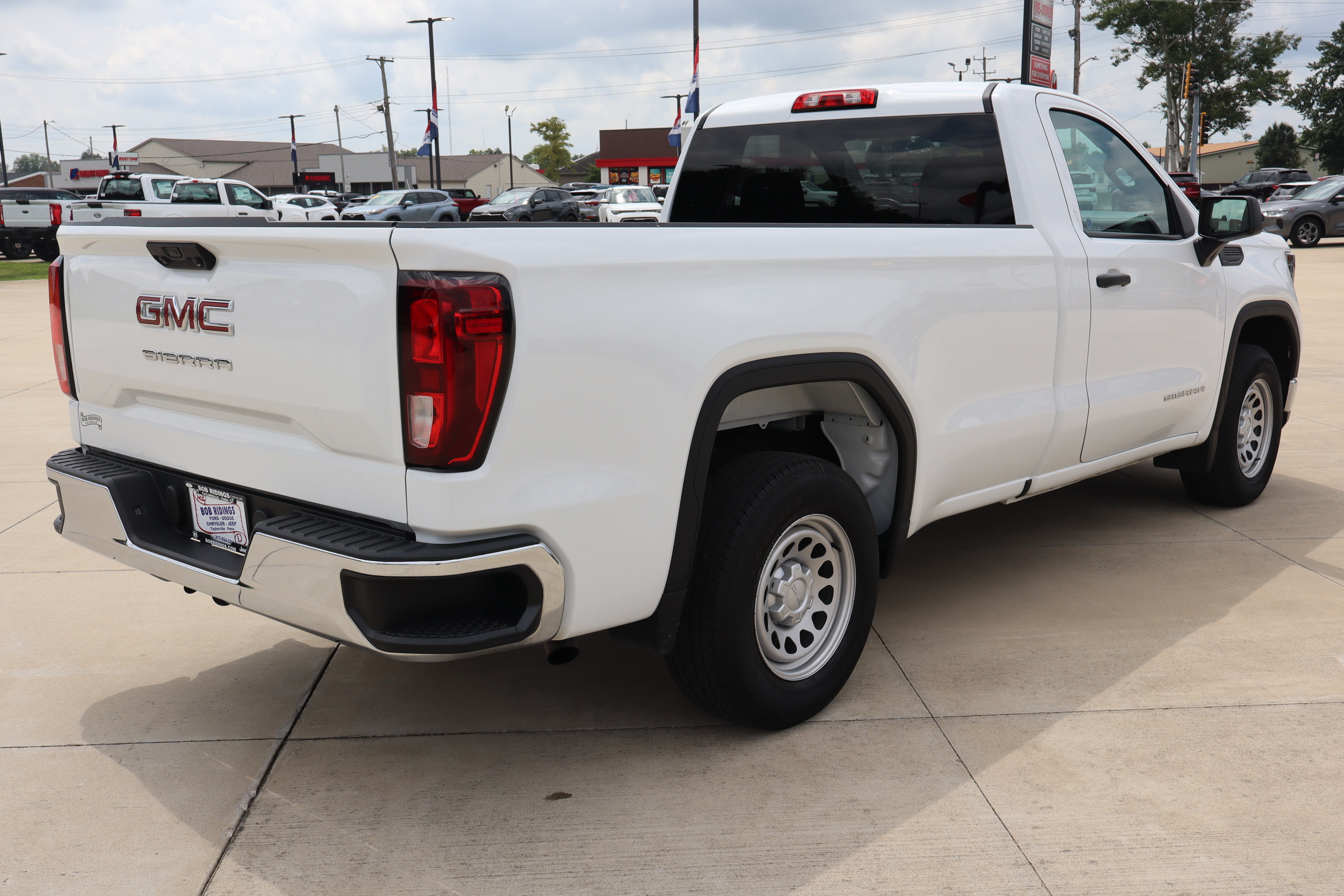 Used 2024 GMC Sierra 1500 Pro w/ Convenience Package RWD image 6