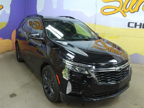 Used 2022 Chevrolet Equinox RS w/ LPO, Floor Liner Package FWD image 2