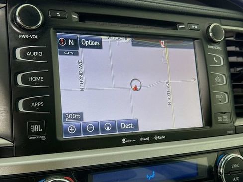 Used 2019 Toyota Highlander Limited FWD image 13