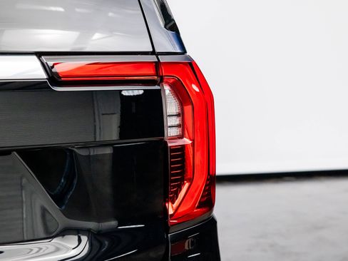 Used 2025 GMC Yukon Denali image 22