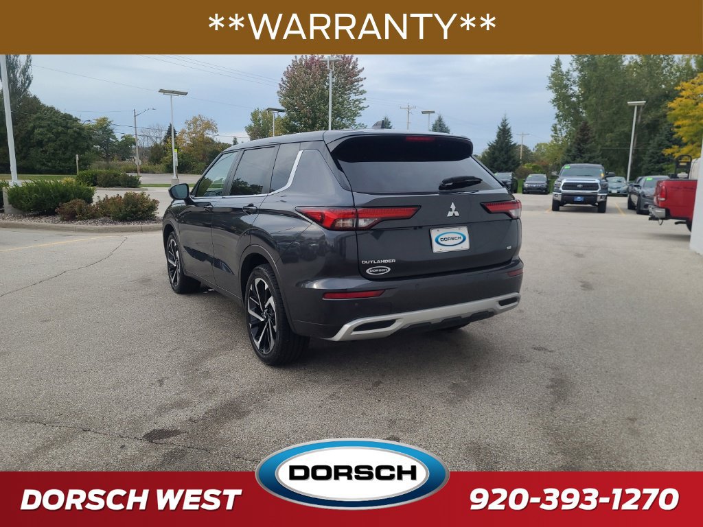 Used 2024 Mitsubishi Outlander SE AWD/4WD image 3