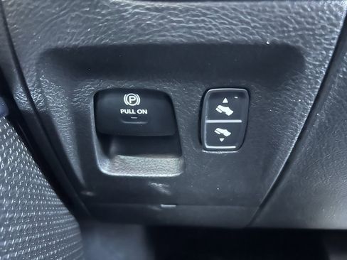Used 2024 RAM 1500 Laramie AWD/4WD image 17