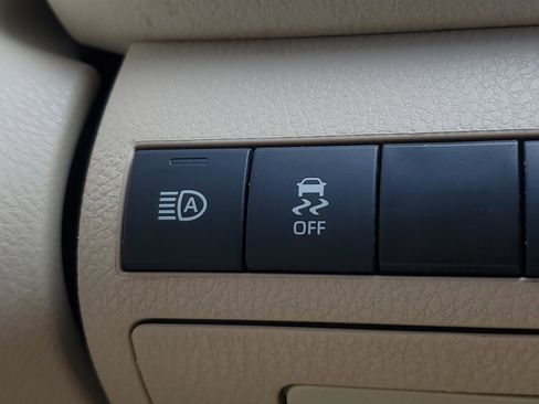 Used 2024 Toyota Camry LE FWD image 28