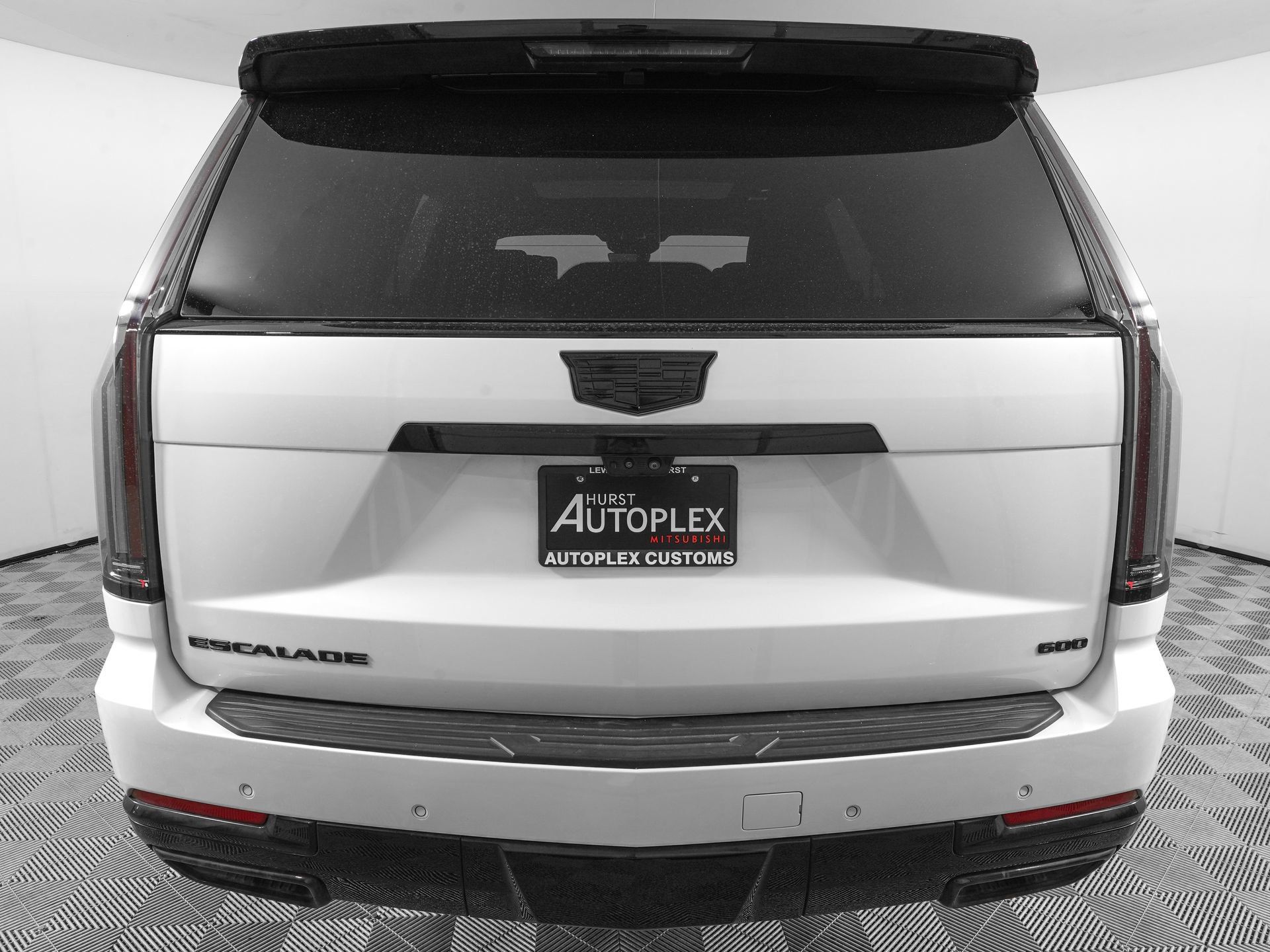 Used 2025 Cadillac Escalade Sport Platinum w/ LPO, ONYX Package AWD/4WD image 6