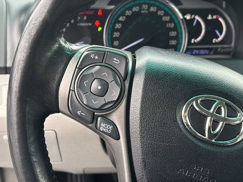 Used 2013 Toyota Venza XLE image 17