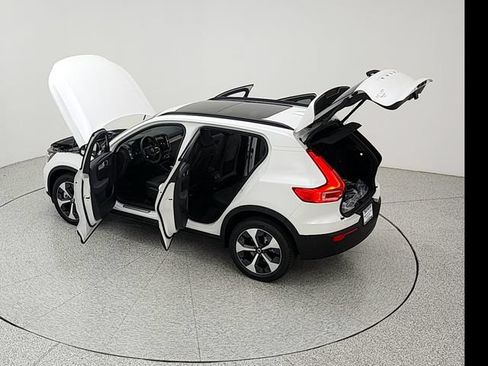New 2026 Volvo XC40 B5 Plus w/ Protection Package Premier AWD/4WD image 40