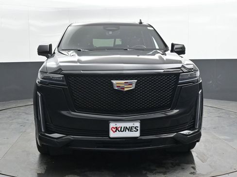 Used 2023 Cadillac Escalade Sport w/ Touring Package AWD/4WD image 8
