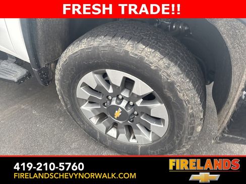 Used 2024 Chevrolet Silverado 2500 Custom w/ Custom Value Package image 9