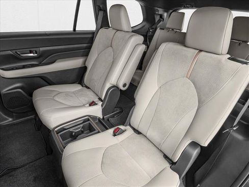 New 2026 Toyota Grand Highlander AWD Hybrid image 9