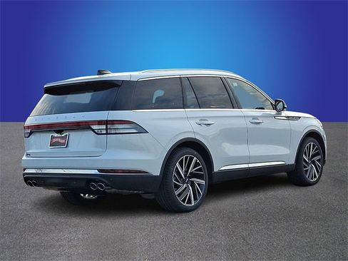 New 2026 Lincoln Aviator Reserve image 3