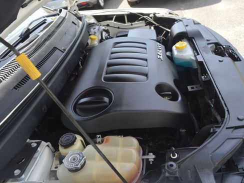 Used 2015 Dodge Journey R/T w/ Flexible Seating Group image 34