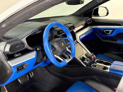 Used 2021 Lamborghini Urus image 15