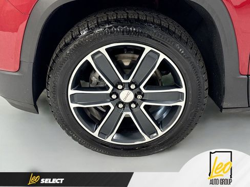 Used 2021 GMC Acadia SLT w/ Technology Package AWD/4WD image 37