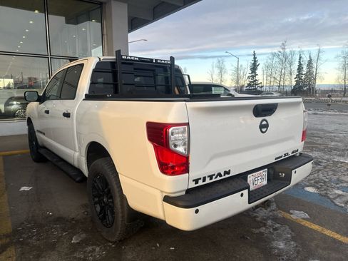 Used 2019 Nissan Titan SL w/ Midnight Edition image 3