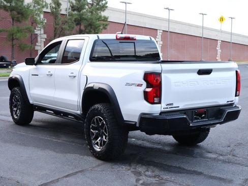 Used 2026 Chevrolet Colorado ZR2 w/ Technology Package AWD/4WD image 7
