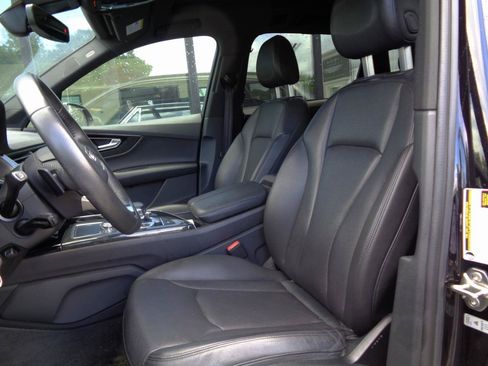 Used 2018 Audi Q7 3.0T Prestige w/ Prestige Package AWD/4WD image 2
