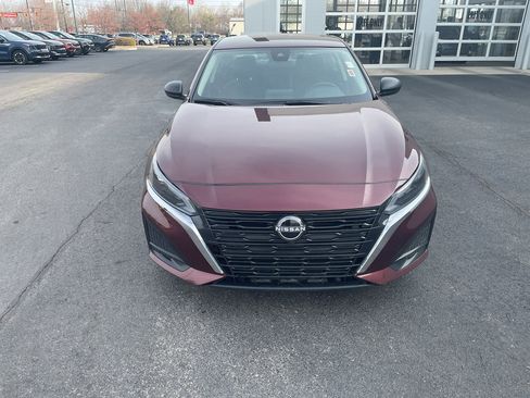 Used 2025 Nissan Altima 2.5 SV image 8