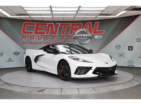 Used 2021 Chevrolet Corvette Stingray Premium Cpe w/ Z51 Performance Package image 1