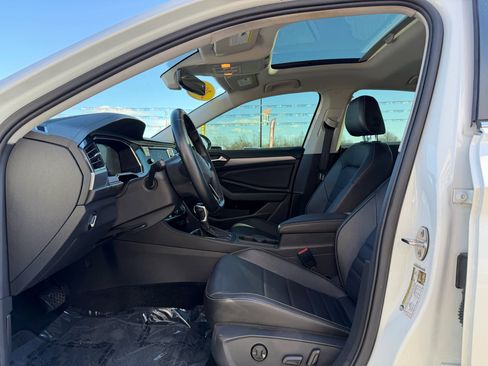 Used 2022 Volkswagen Jetta SE image 13