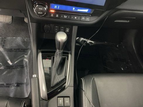 Used 2014 Toyota Corolla S Premium image 19