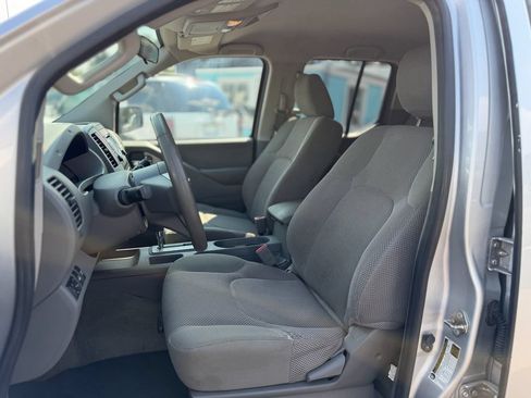Used 2016 Nissan Frontier SV AWD/4WD image 10