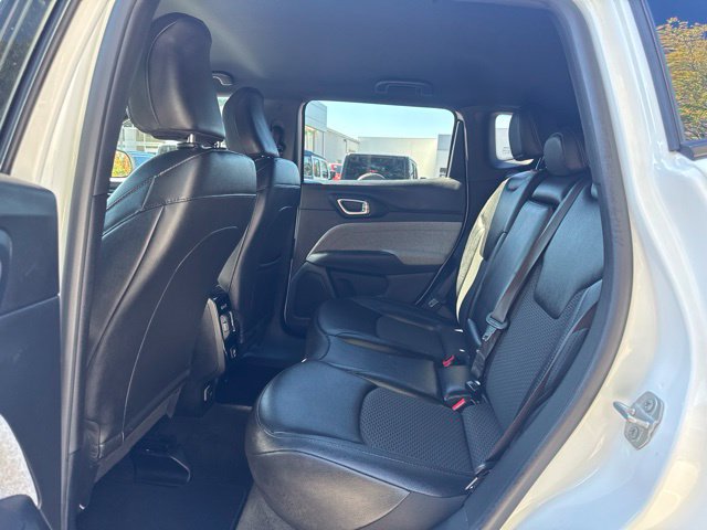 Used 2025 Jeep Compass Latitude AWD/4WD image 11