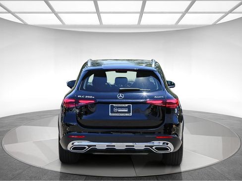 Used 2025 Mercedes-Benz GLC 350e 4MATIC image 3