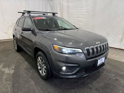 Used 2019 Jeep Cherokee Latitude Plus w/ Cold Weather Group AWD/4WD image 12