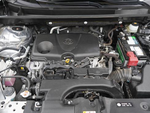 Used 2019 Toyota RAV4 LE w/ Carpet Mat Package AWD/4WD image 28