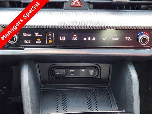 New 2025 Kia Sportage SX image 13