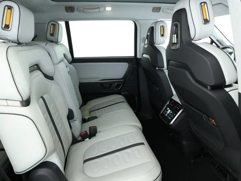 Used 2024 Rivian R1S Adventure AWD/4WD image 24