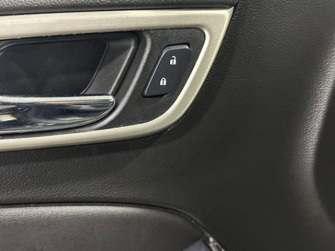 Used 2019 GMC Yukon Denali image 23