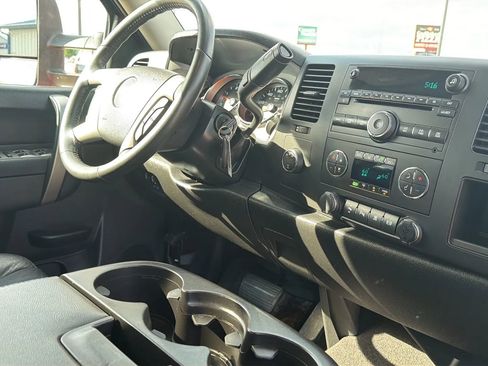 Used 2011 Chevrolet Silverado 2500 LT w/ Interior Plus Package AWD/4WD image 92